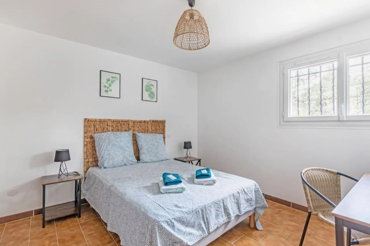 식스포즈레스플라지스 Bright House With Terrace And Garden 빌라 0*,